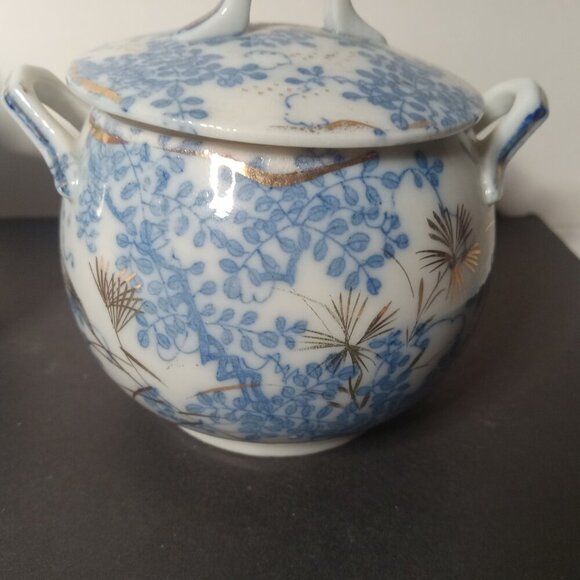 Vintage Asian Porcelain Blue and white floral Sugar and Creamer Set - Picture 9 of 14